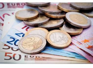 monede-bancnote-euro-dreamstime