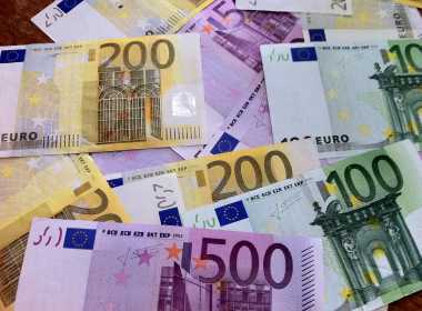 Credite cu garantii europene si pentru micro-firmele romanesti. Care este prima banca din Romania care intra in programul UE