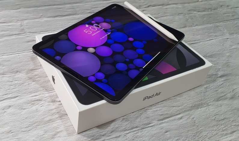 iPad Air 2020, cu creion, pe cutie