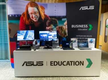 ASUS dotează laboratorul TIC al liceului câștigător 