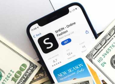 Aplicația Shein pe iPhone, lângă bani