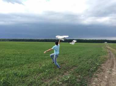 VIDEO: Doi antreprenori provoaca fermierii romani cu drone pentru monitorizarea culturilor agricole