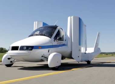 Larry Page de la Google investeste 100 milioane dolari in doua startup-uri ce dezvolta "masini zburatoare"
