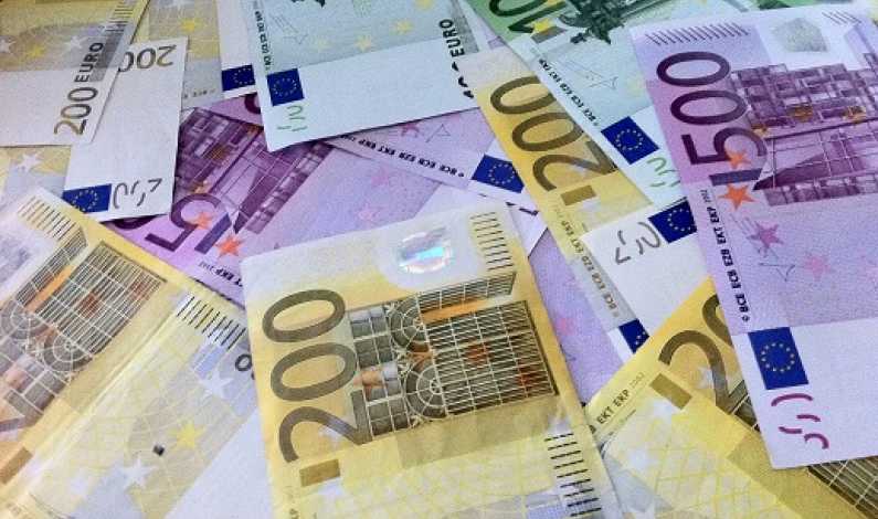 Beneficiarii de fonduri UE vor primi in avans bani pentru salarii si deplasari