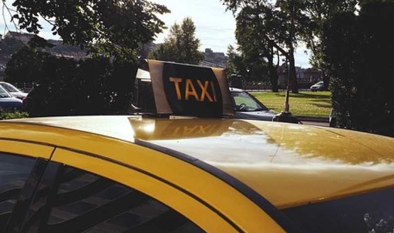 Guvern: Anumiti soferi nu vor mai putea practica taximetria