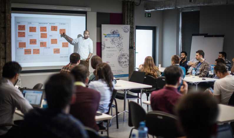 Programul de accelerare hub:raum cauta startup-uri din Romania. Ce domenii sunt de interes