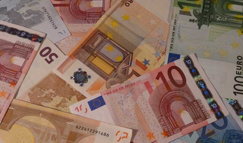 Ghidul incepatorului in accesarea fondurilor europene 2014-2020. Descarca manualul Comisiei Europene pentru firme, fermieri, ONG, tineri