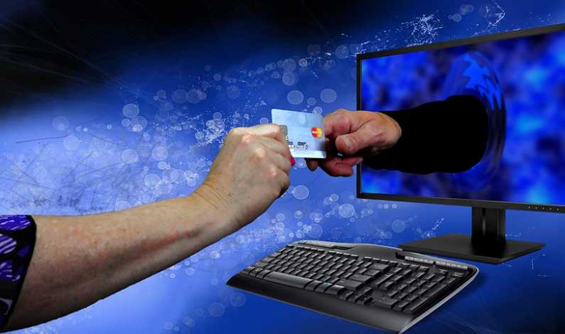 Platile online prin card au crescut cu 60% in 2016. Romanii au cumparat online in valoare de 434 milioane euro